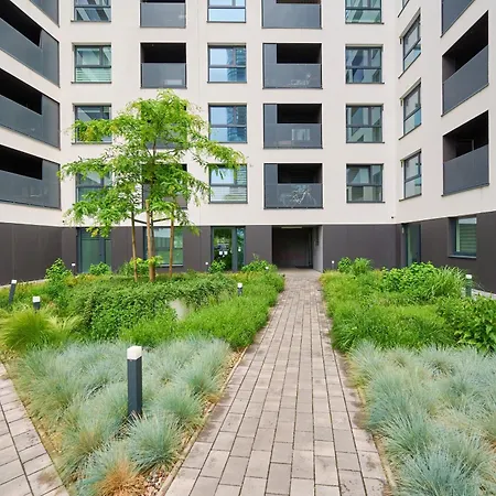 Gwiazdzista Elegant For 6 Guests With Balcony & Parking By Renters Вроцлав