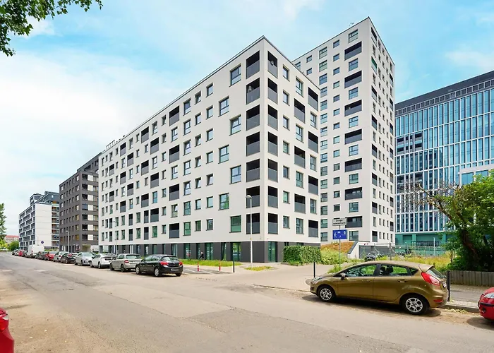 Апартаменты Gwiazdzista Elegant For 6 Guests With Balcony & Parking By Renters