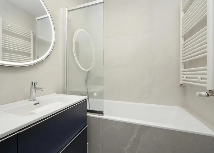 Gwiazdzista Elegant For 6 Guests With Balcony & Parking By Renters * Вроцлав