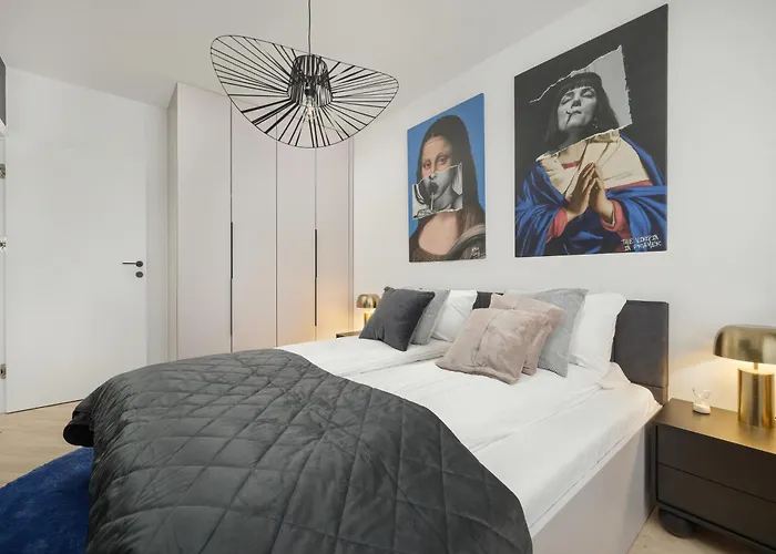 Gwiazdzista Elegant For 6 Guests With Balcony & Parking By Renters * Вроцлав