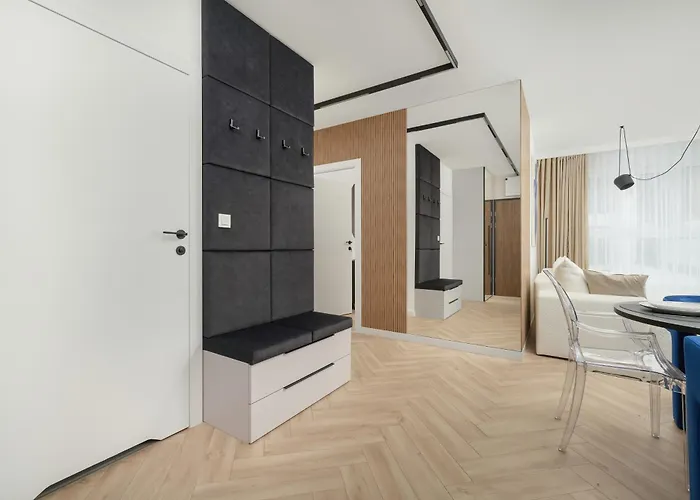 Апартаменты Gwiazdzista Elegant For 6 Guests With Balcony & Parking By Renters Вроцлав