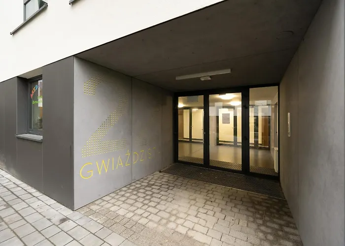 Gwiazdzista Elegant For 6 Guests With Balcony & Parking By Renters Апартаменты *