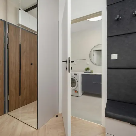 Gwiazdzista Elegant For 6 Guests With Balcony & Parking By Renters