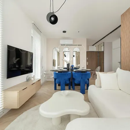 Gwiazdzista Elegant For 6 Guests With Balcony & Parking By Renters Appartement