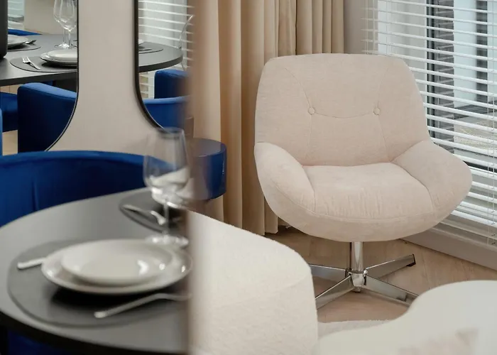 Apartmán Gwiazdzista Elegant For 6 Guests With Balcony & Parking By Renters