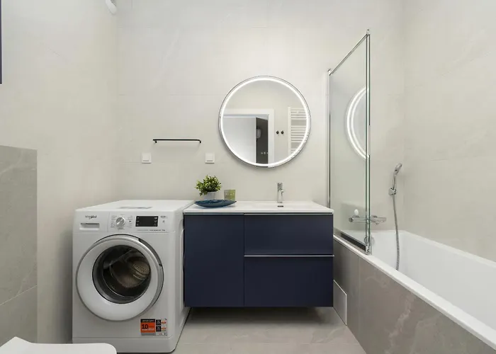 Gwiazdzista Elegant For 6 Guests With Balcony & Parking By Renters Apartmán *