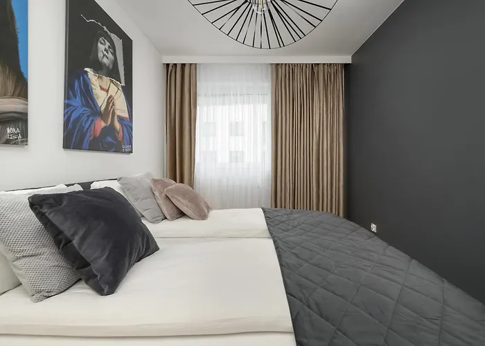 Gwiazdzista Elegant For 6 Guests With Balcony & Parking By Renters