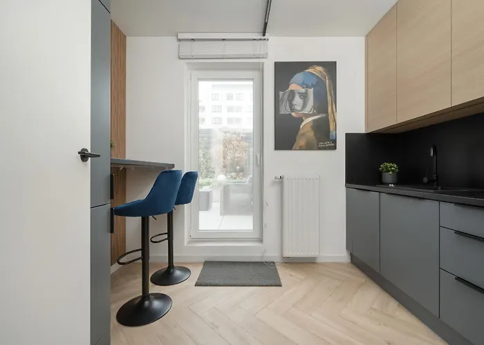 Gwiazdzista Elegant For 6 Guests With Balcony & Parking By Renters Apartmán *