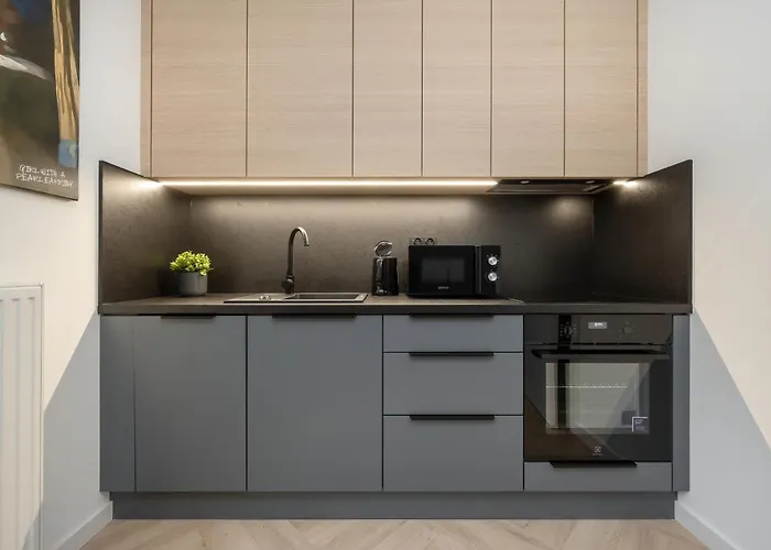 Gwiazdzista Elegant For 6 Guests With Balcony & Parking By Renters Apartmán *